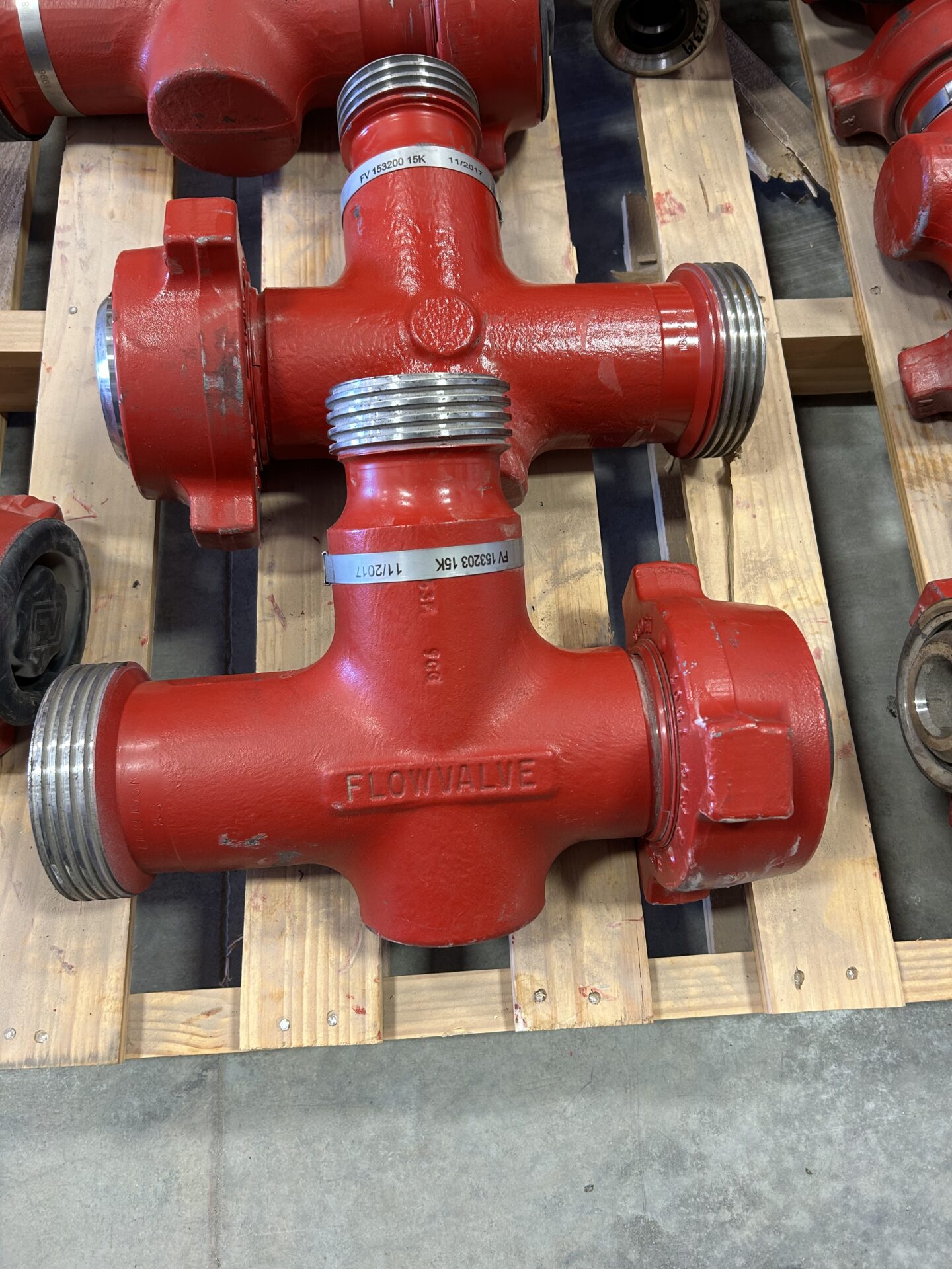 T153M152F153FA TEE ASSY, 3in. FIG. 1502 MALE X 2in. FIG. 1502 FEMALE X 3in. FIG. 1502 FEMALE